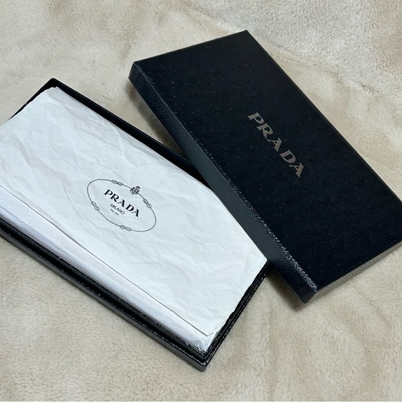 EUC Prada Large Zippy Wallet - Picture 12 of 13